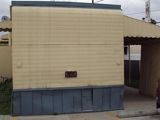 2nd image of 1422 E Rosecrans Ave Spc 40