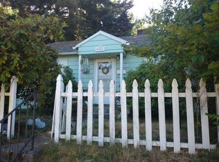 9901 32nd Ave SW, Seattle, WA 98126