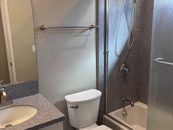 5th image of 2146 Pasetta Dr APT 1