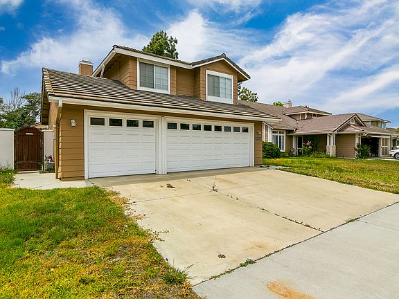 3rd image of 783 Foxwood Dr