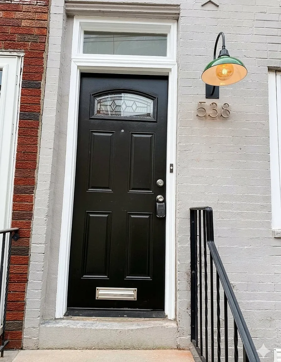 2 bed, 800 sqft, $1,745 — Photo 1