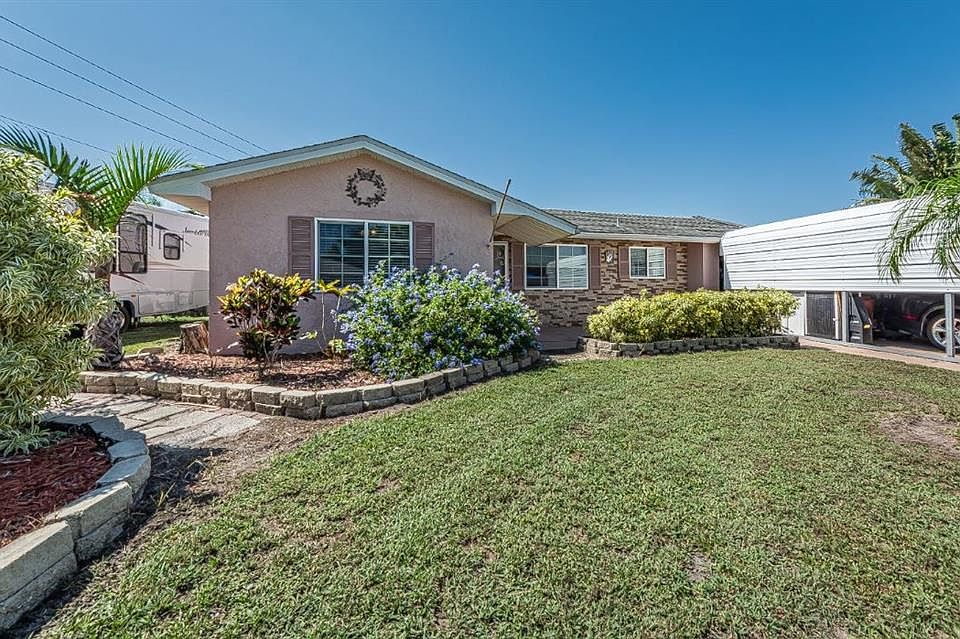 1st image of 1595 23rd Pl SW