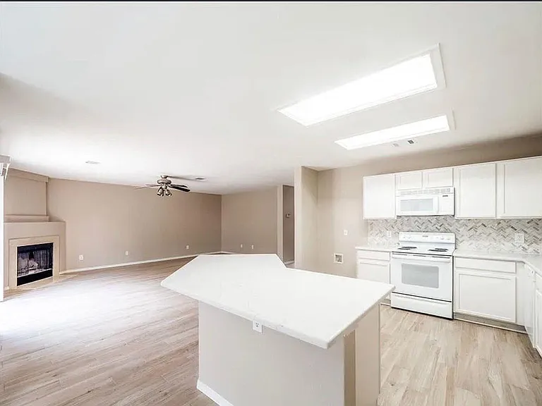 1173 Forest Bluff Trl — Photo 12