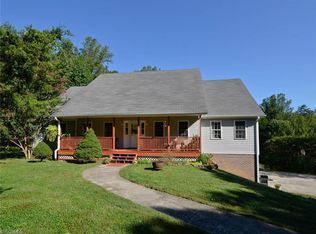 8031 Homestead Farm Rd, Belews Creek, NC 27009