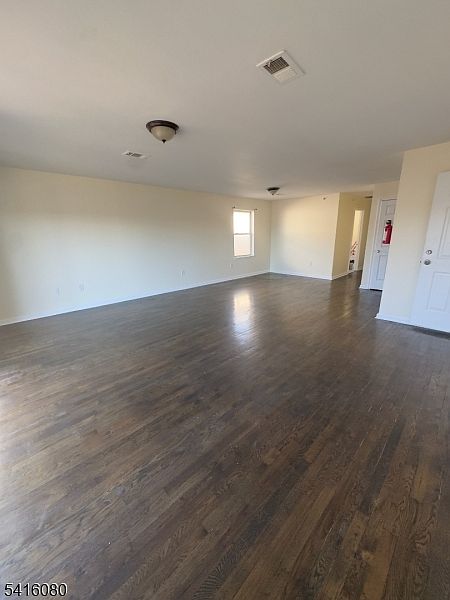 1st image of 549 Hawthorne Ave Floor 3