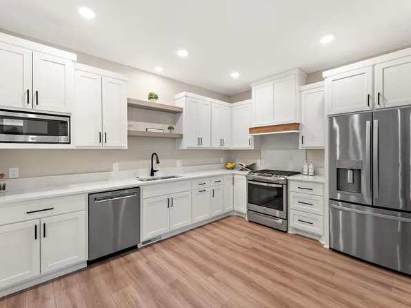 2446 County Road D W, Saint Paul, MN 55112