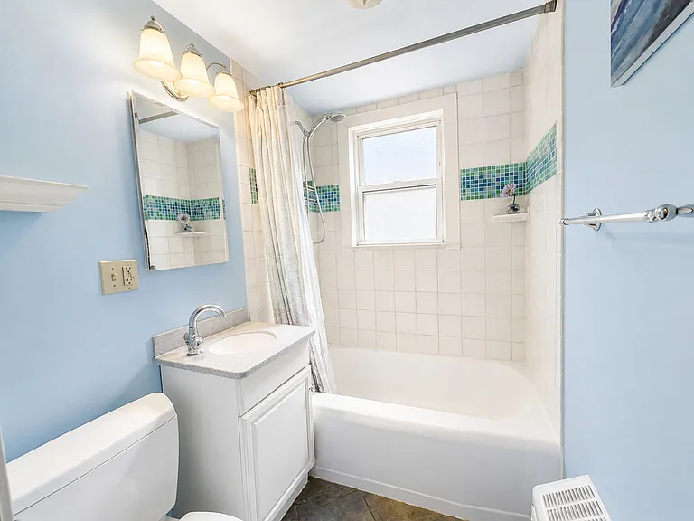 135-139 Pearl St #4 — Photo 16
