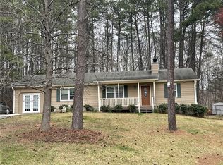 3005 Gum Creek Ln, Loganville, GA 30052