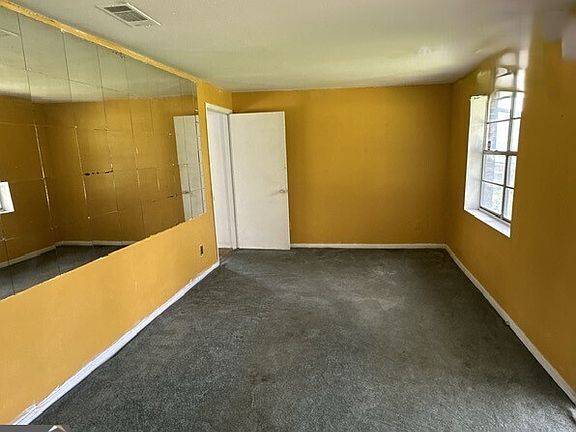 2nd image of 670 Miller Street Ext