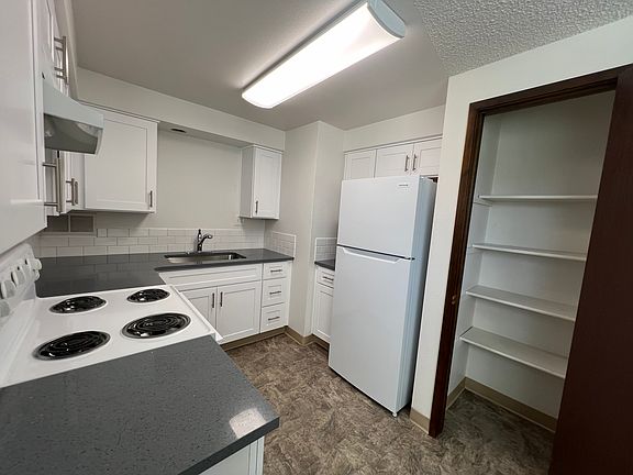 3rd image of 13814 E Mission Ave #13814