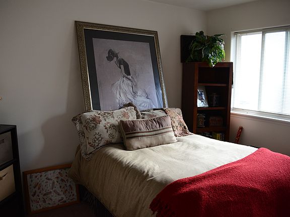 Upstairs Bedroom 1