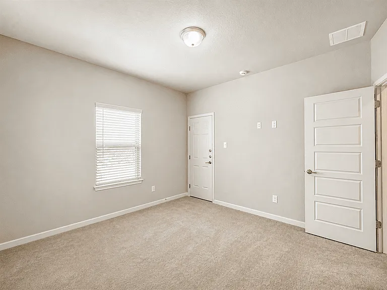 7149 Magnolia Crk #201 — Photo 10