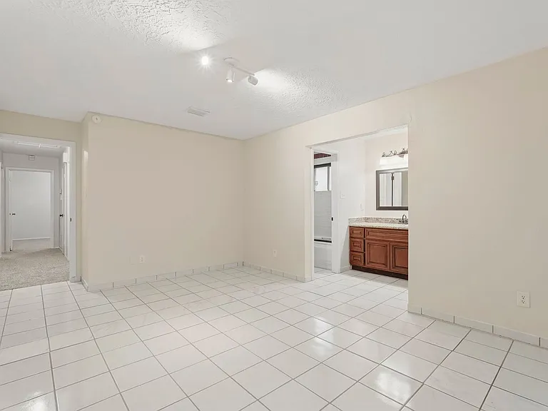 423 Pickford Dr — Photo 22