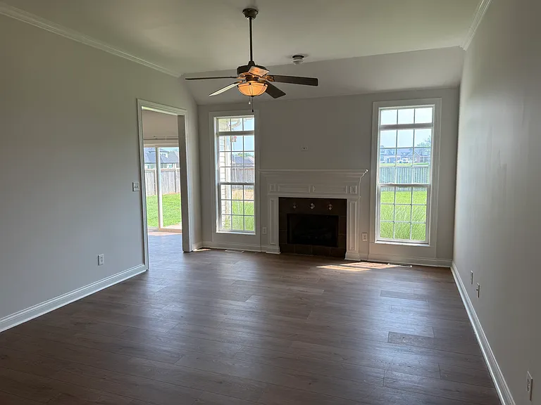447 Monarchos Ln — Photo 2