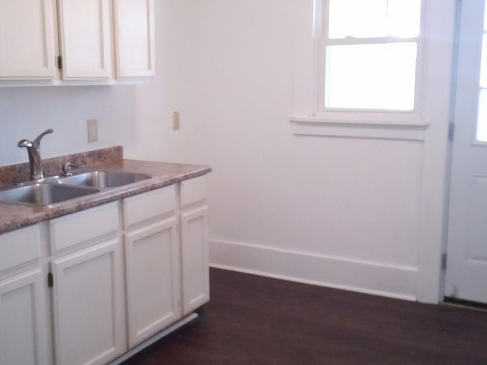 1st image of 62 E Woodland Ave