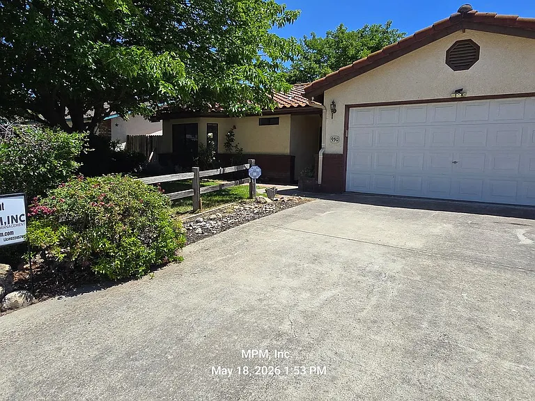950 Player Ln — Photo 1