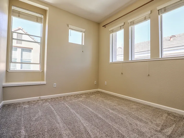 170 Paseo Ct — Photo 11