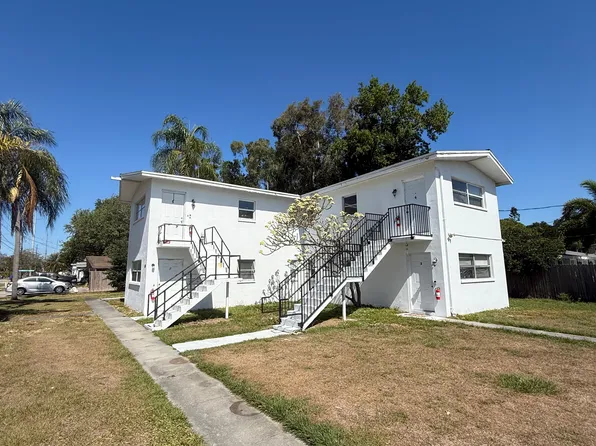 698 Union St APT 6, Dunedin, FL 34698