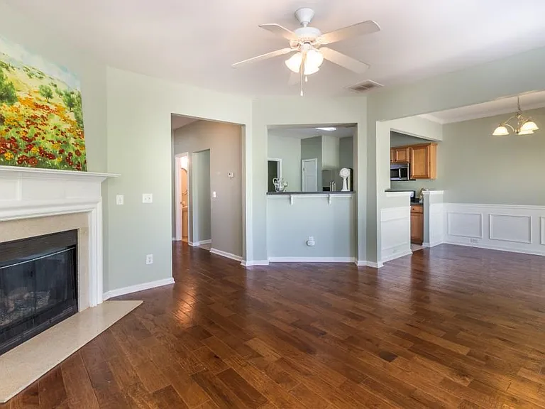 5640 Sterling Ct — Photo 7