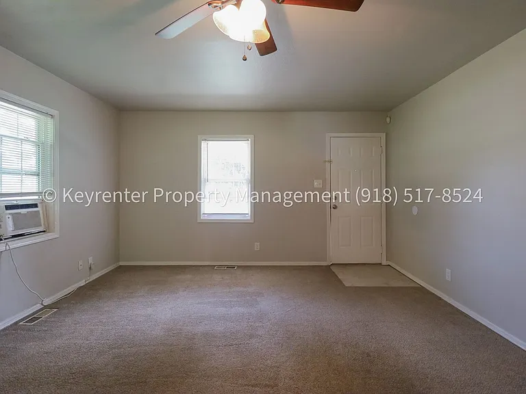 2144 N Garrison Pl — Photo 4