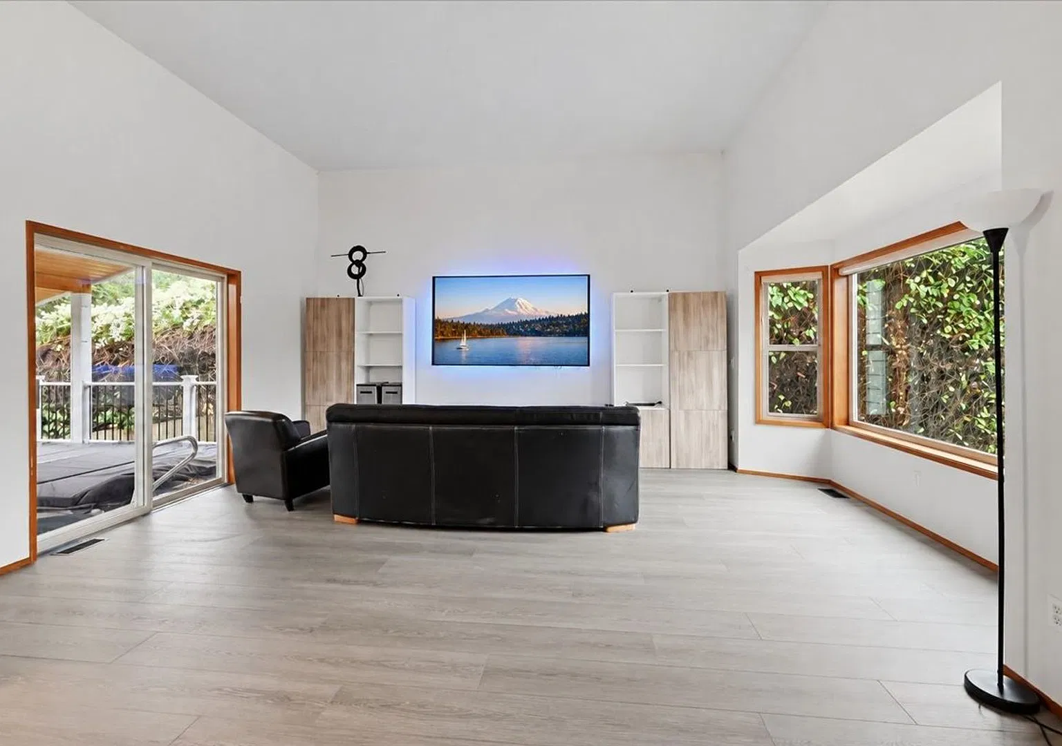 4Bd/3Ba Seattle Home — Photo 2