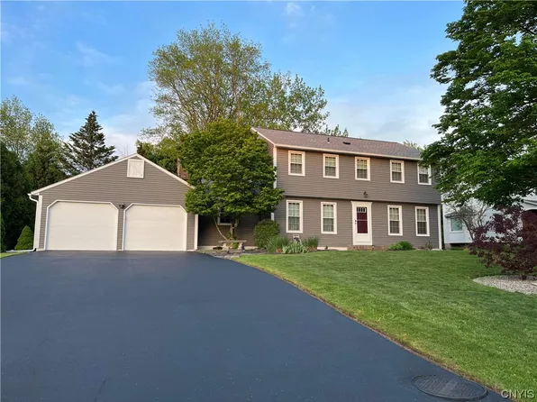4856 Pembridge Cir, Syracuse, NY 13215