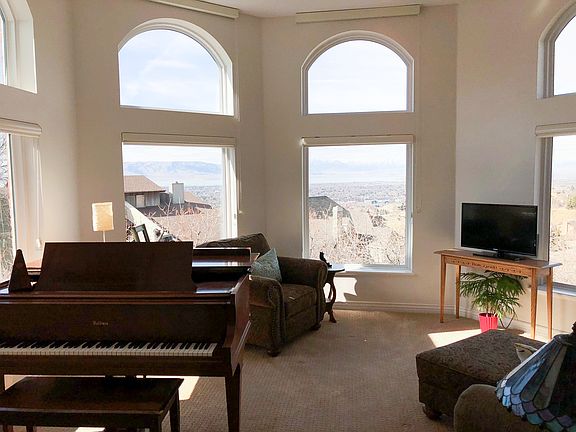 Living Rm with views