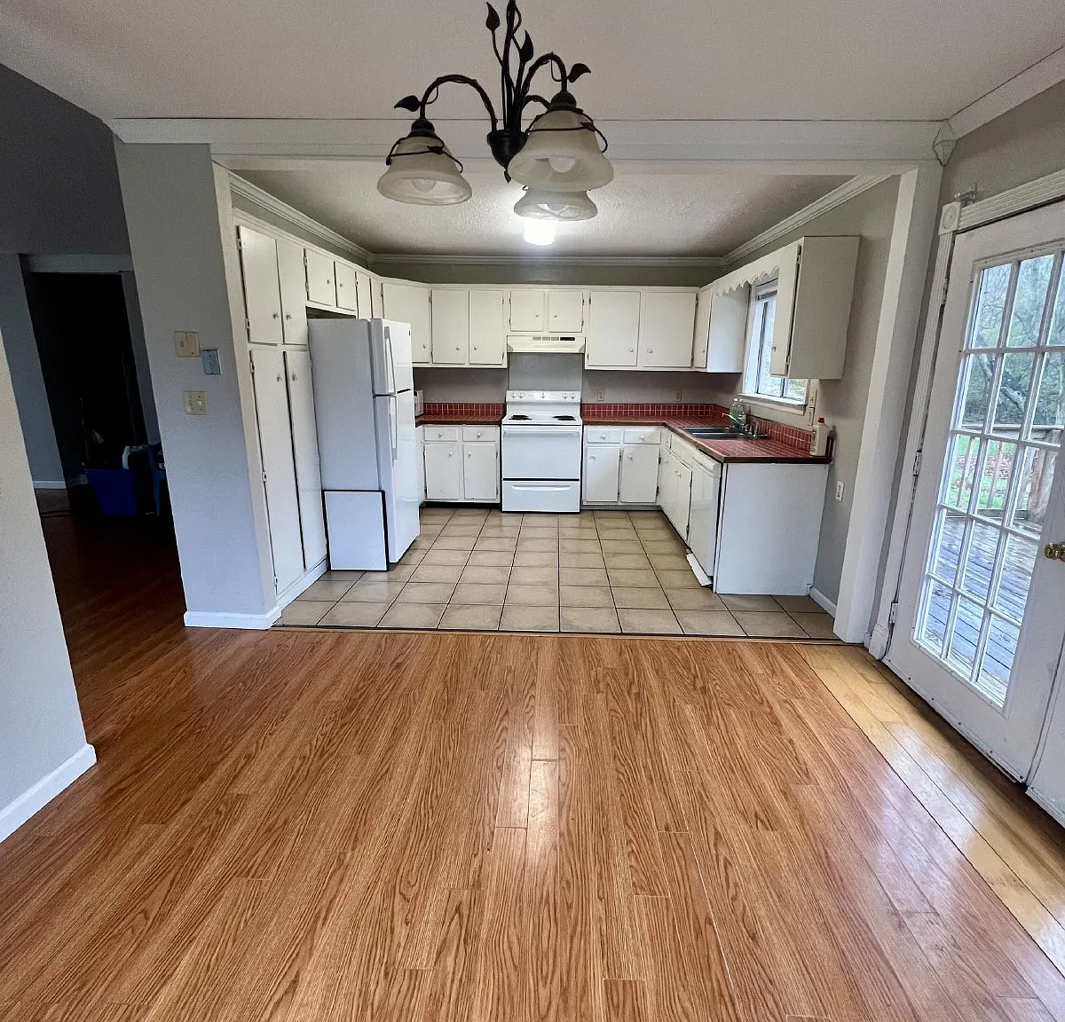 124 Donna Lane — Photo 4