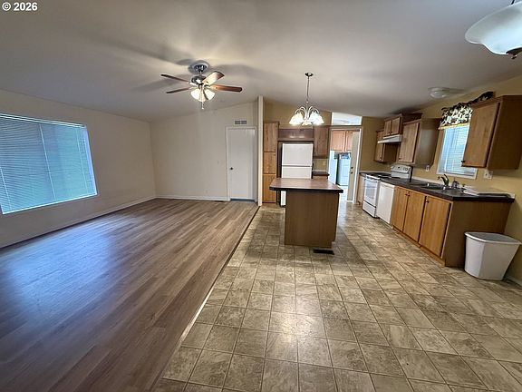 4th image of 164 Metolius Ln #67
