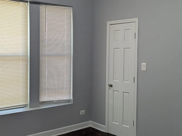 6401 S Saint Lawrence Ave #1 — Photo 5
