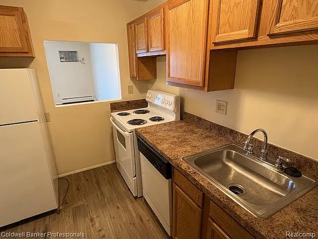 4190 Rochester Rd #112 — Photo 6