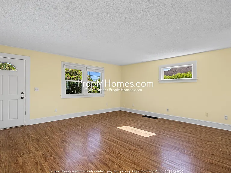 9038 NE Humboldt St — Photo 3