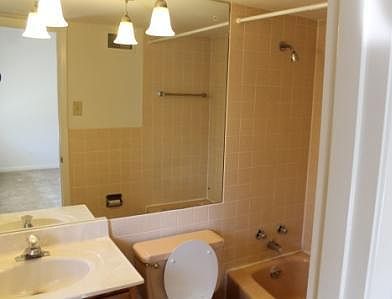 4th image of 8735 Delmar Blvd APT 2W