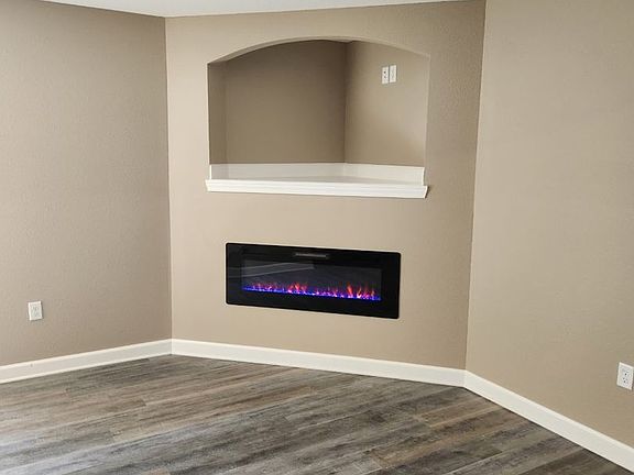 3rd image of 1213 Pebblecreek Dr APT B