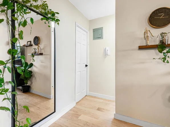 70-25 Yellowstone Boulevard image 14 of 34