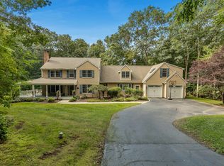 17 Rose Ln, East Lyme, CT 06333