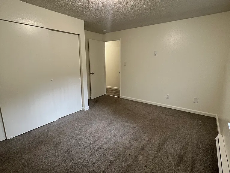 Sunset Ridge Apartments — Photo 28