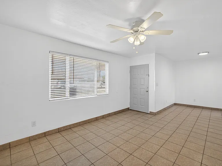 446 S Bellview — Photo 10