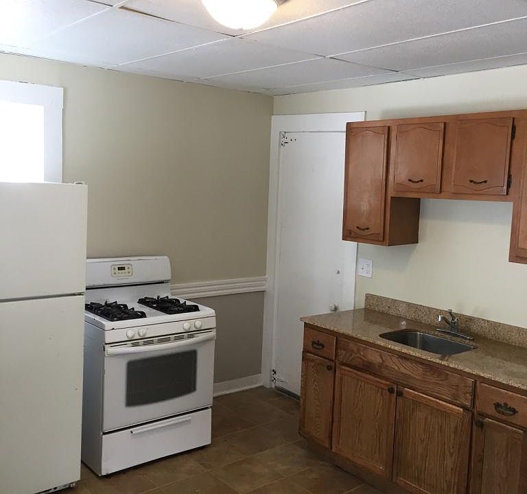 Kitchen: New Granite Countertops and Cabinets