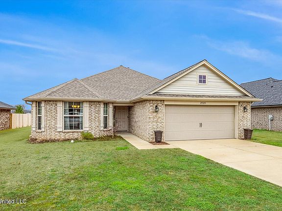 3rd image of 2520 Rutherford Dr