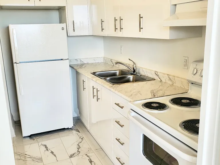 3150 Golden Orchard Dr — Photo 3