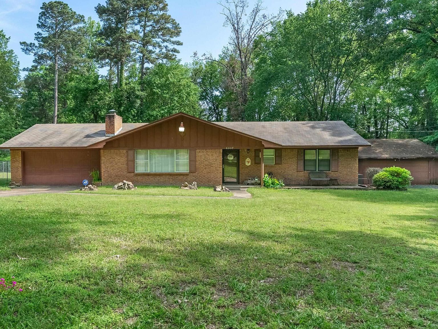1207 W Maple Ave, De Queen, AR 71832 MLS 23032536 Zillow