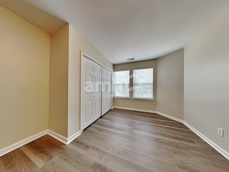 38 Lake Shore Blvd — Photo 17