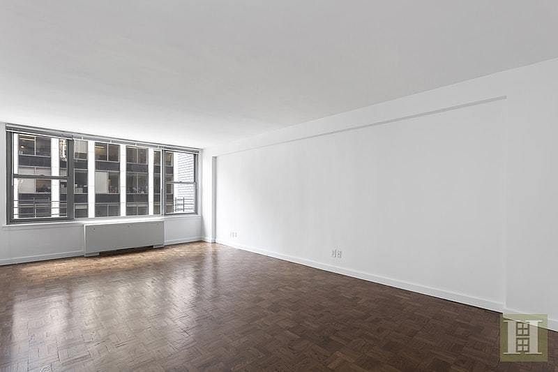 1st image of 65 W 55th St Ph E