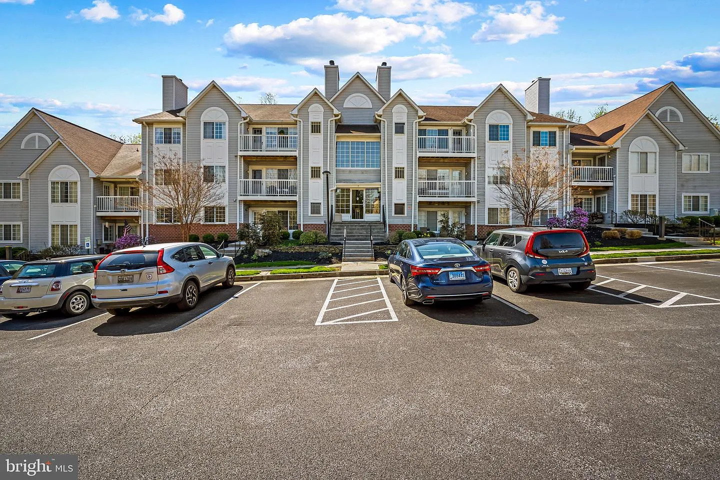 9 Tintern Ct Unit 103 photo 1