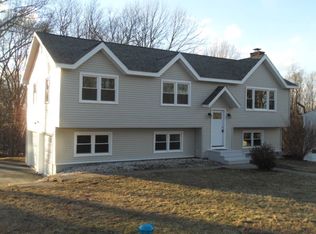 100 Forest Dr, Uncasville, CT 06382