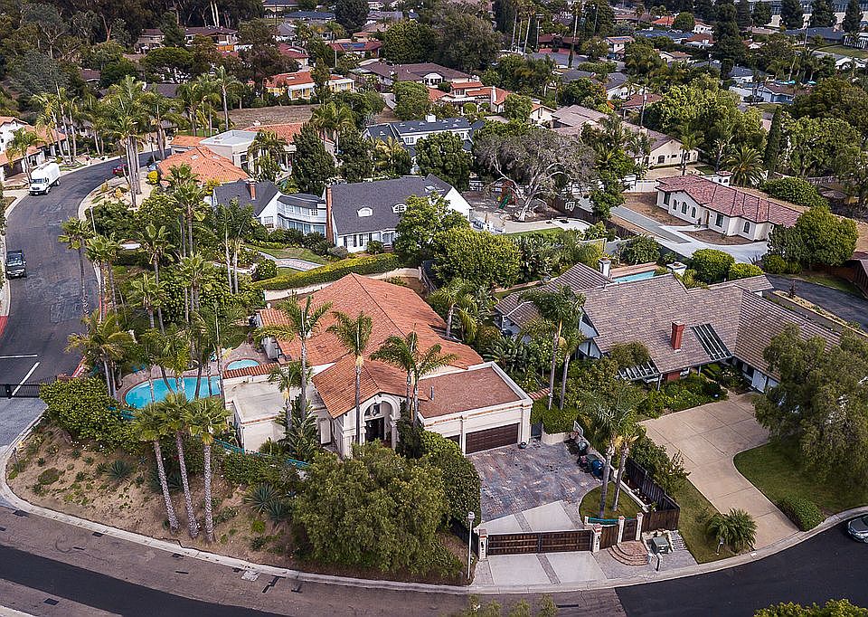1st image of 451 Jacaranda Dr