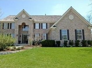 200 Bridle Path Ln, Fox River Grove, IL 60021