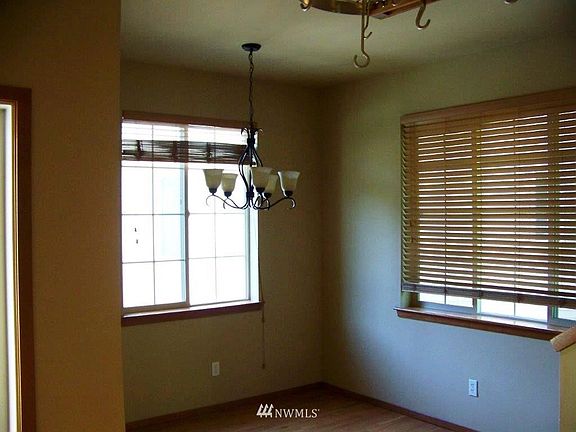 5th image of 207 Sagebrook Lane