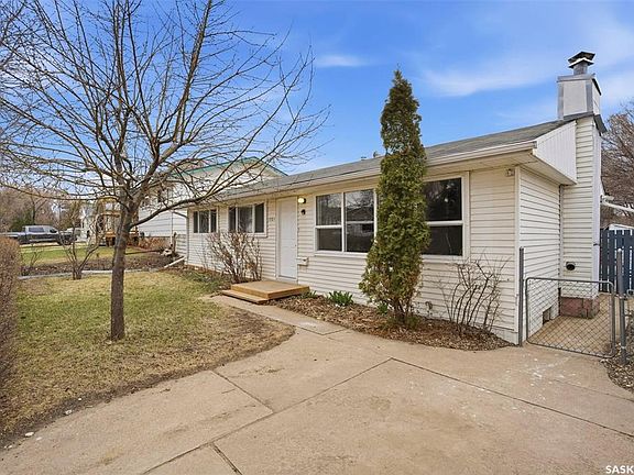 3rd image of 1721 E AVENUE N